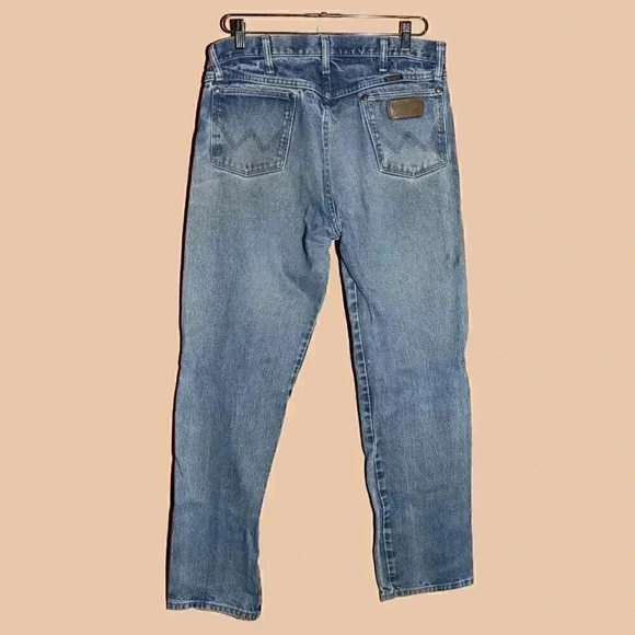 Wrangler Distress Light Wash Classic Blue Jeans Size 34x34 Western‎ Cowboy Denim